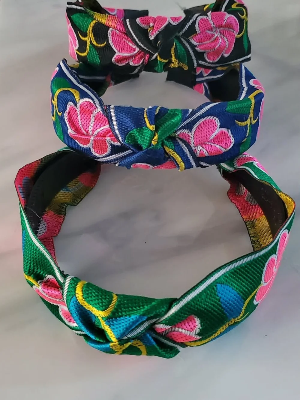 N/A stylish knot
